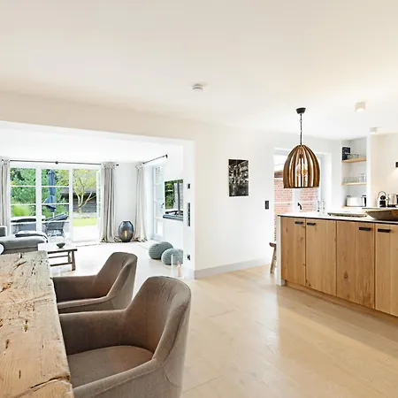 Дом отдыха The *