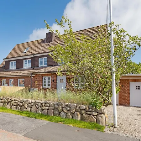 Дом отдыха The *